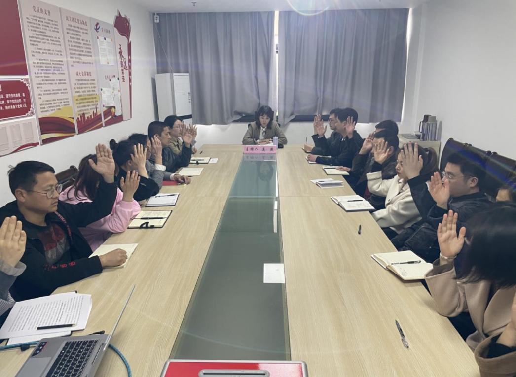 屯溪區(qū)國(guó)投集團(tuán)召開(kāi)第一次職工代表大會(huì)選舉產(chǎn)生第一屆職工董事、職工監(jiān)事